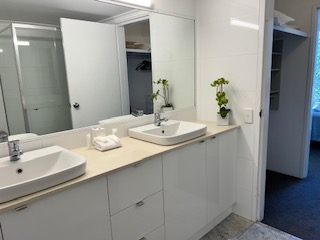 2 Bedroom Pool View with A/c 04