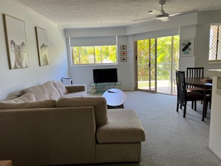 2 Bedroom Courtyard and Pool View 08