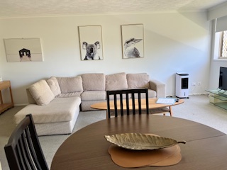 2 Bedroom Courtyard and Pool View 08