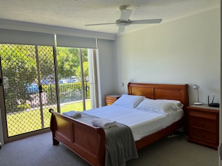 2 Bedroom Courtyard and Pool View 08