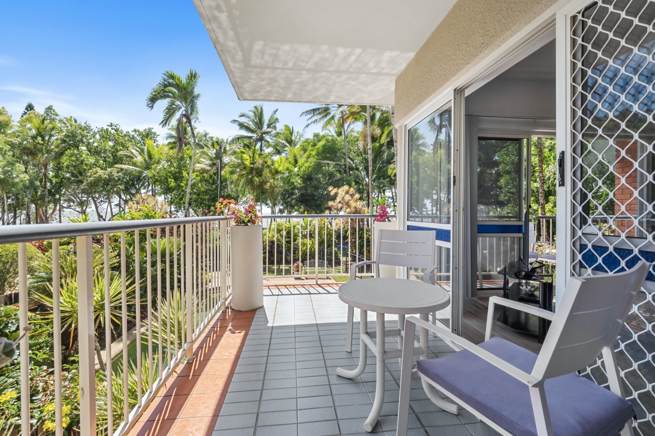Sand Cay Beachfront Apartment 1 - 2 Bedrooms