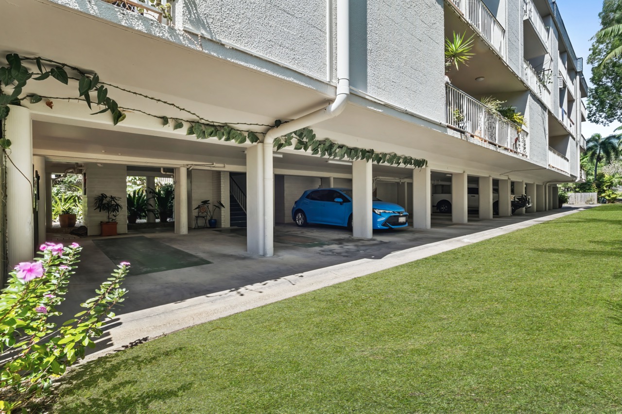 Sand Cay Beachfront Apartment 1 - 2 Bedrooms