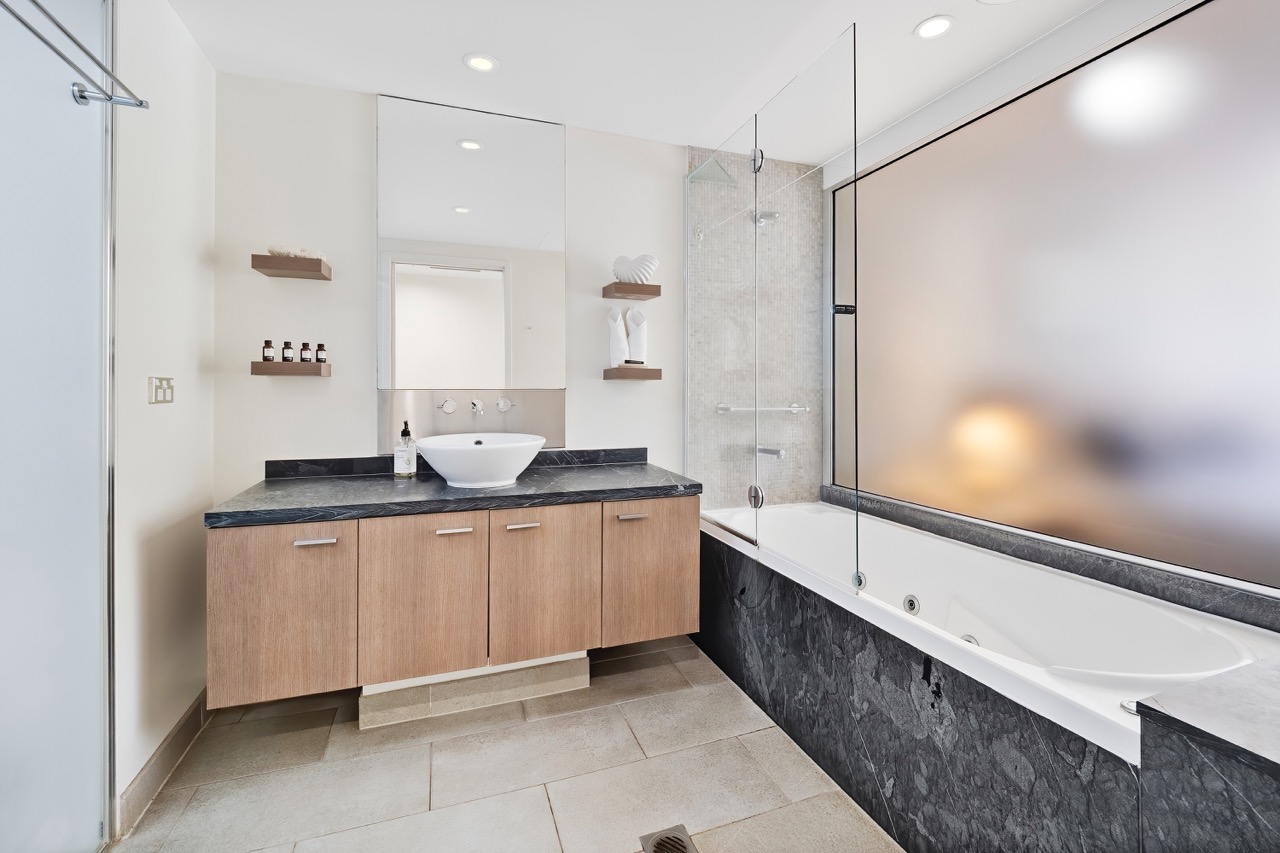 Temple Suite 423