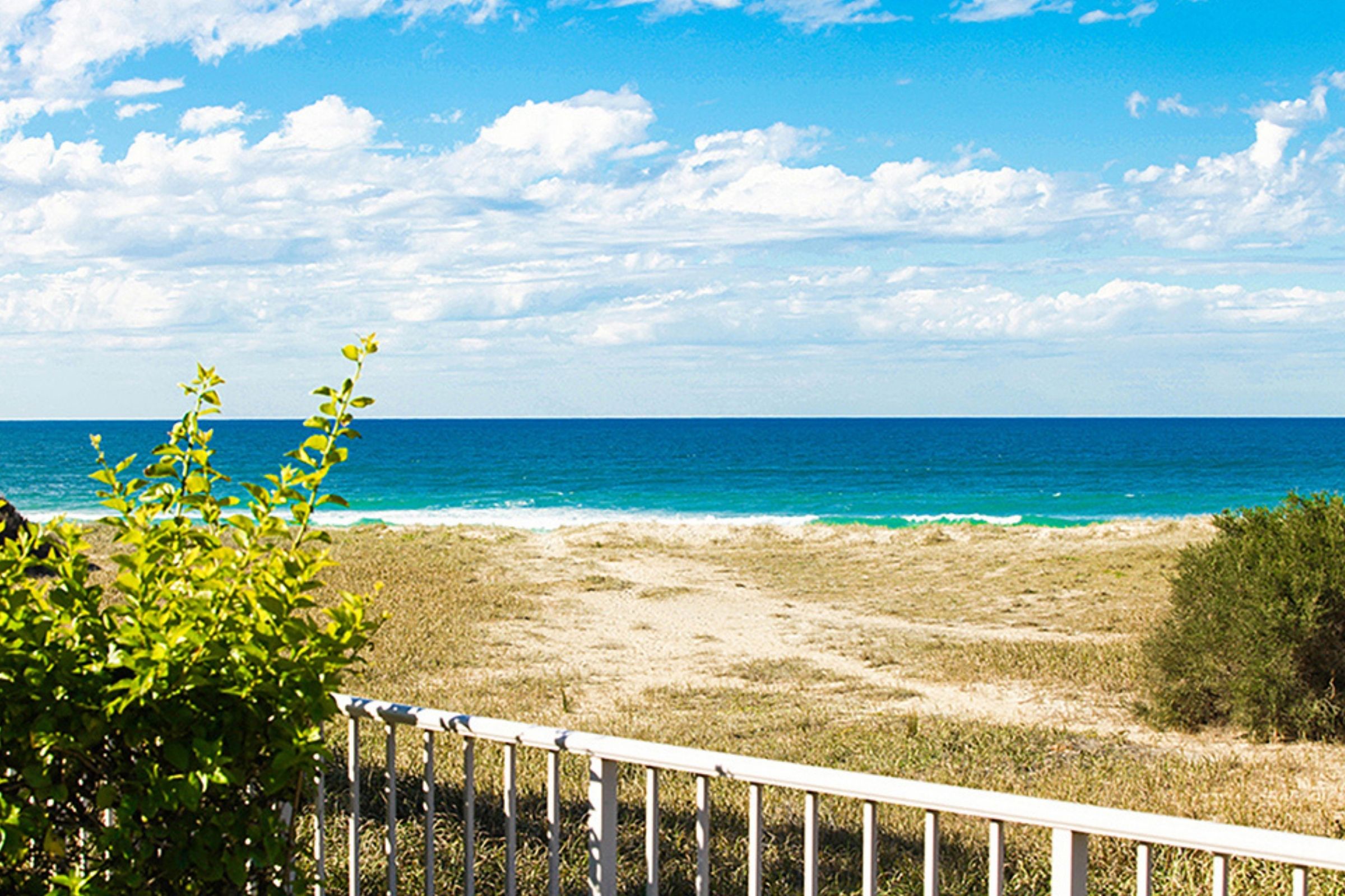 Absolute Beachfront 2 and 3 Bedroom Holiday Apartments