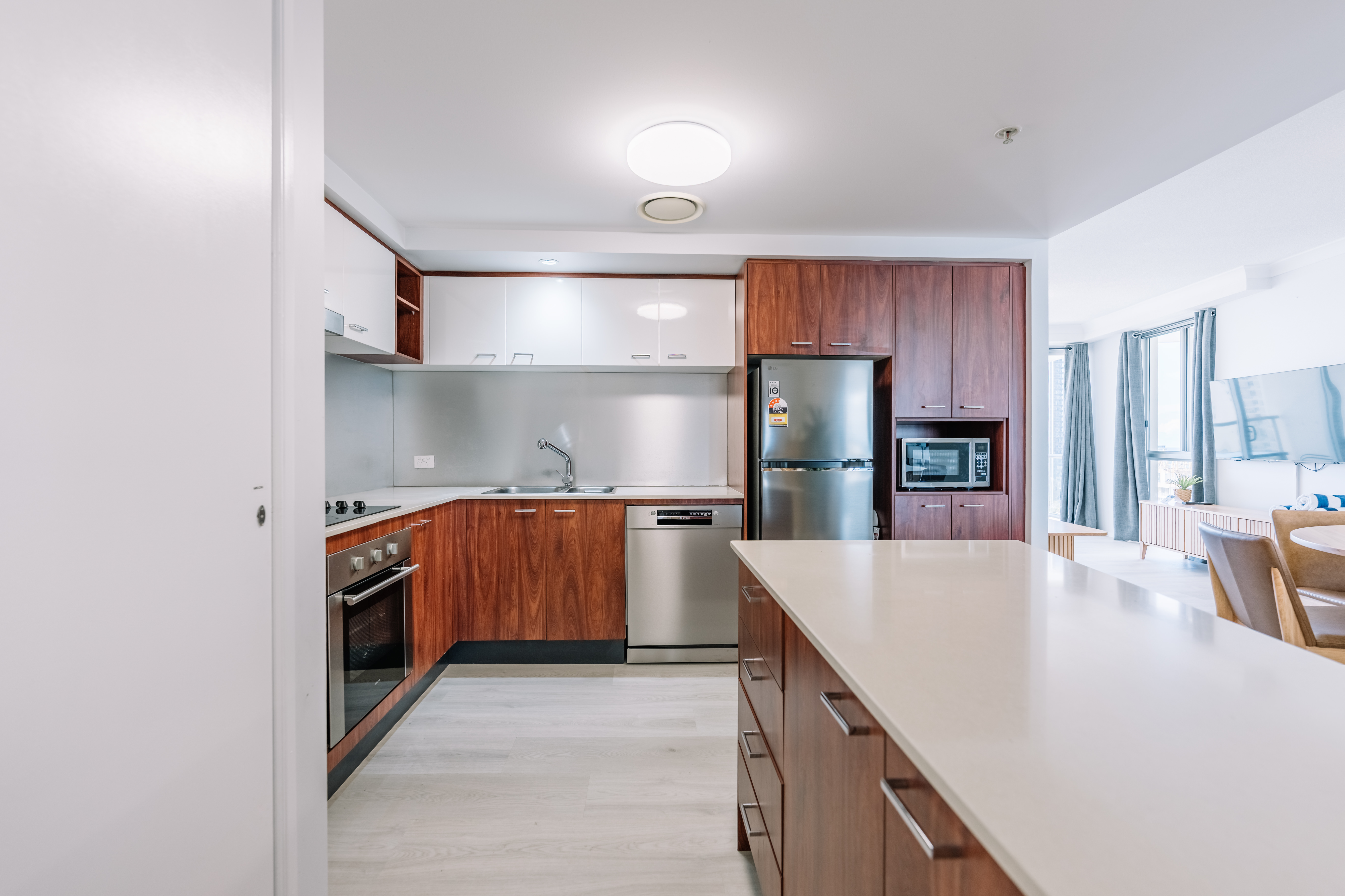 Chevron Tower Ocean View Deluxe 2BR 2B 1C