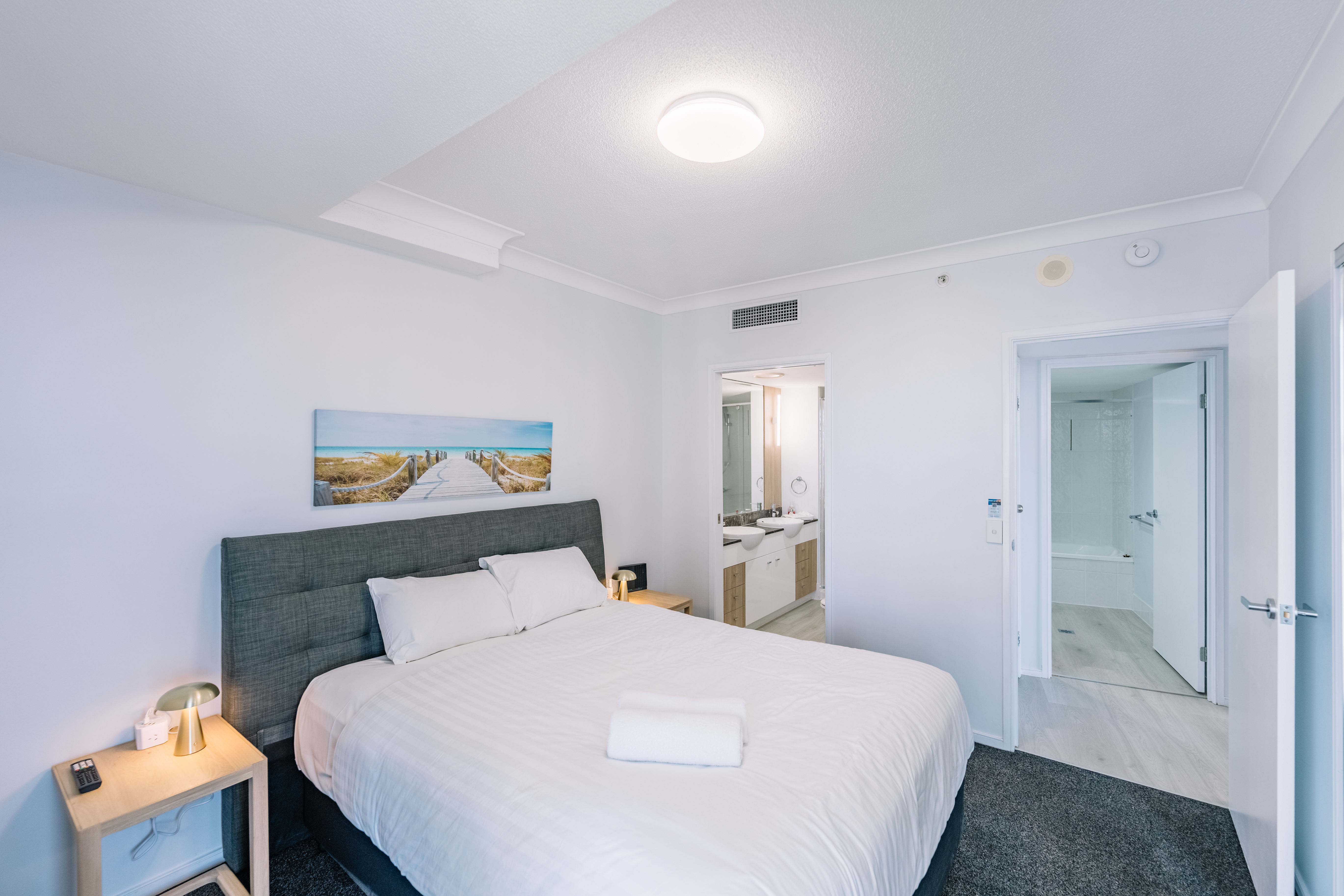 Chevron Tower Ocean View Deluxe 2BR 2B 1C