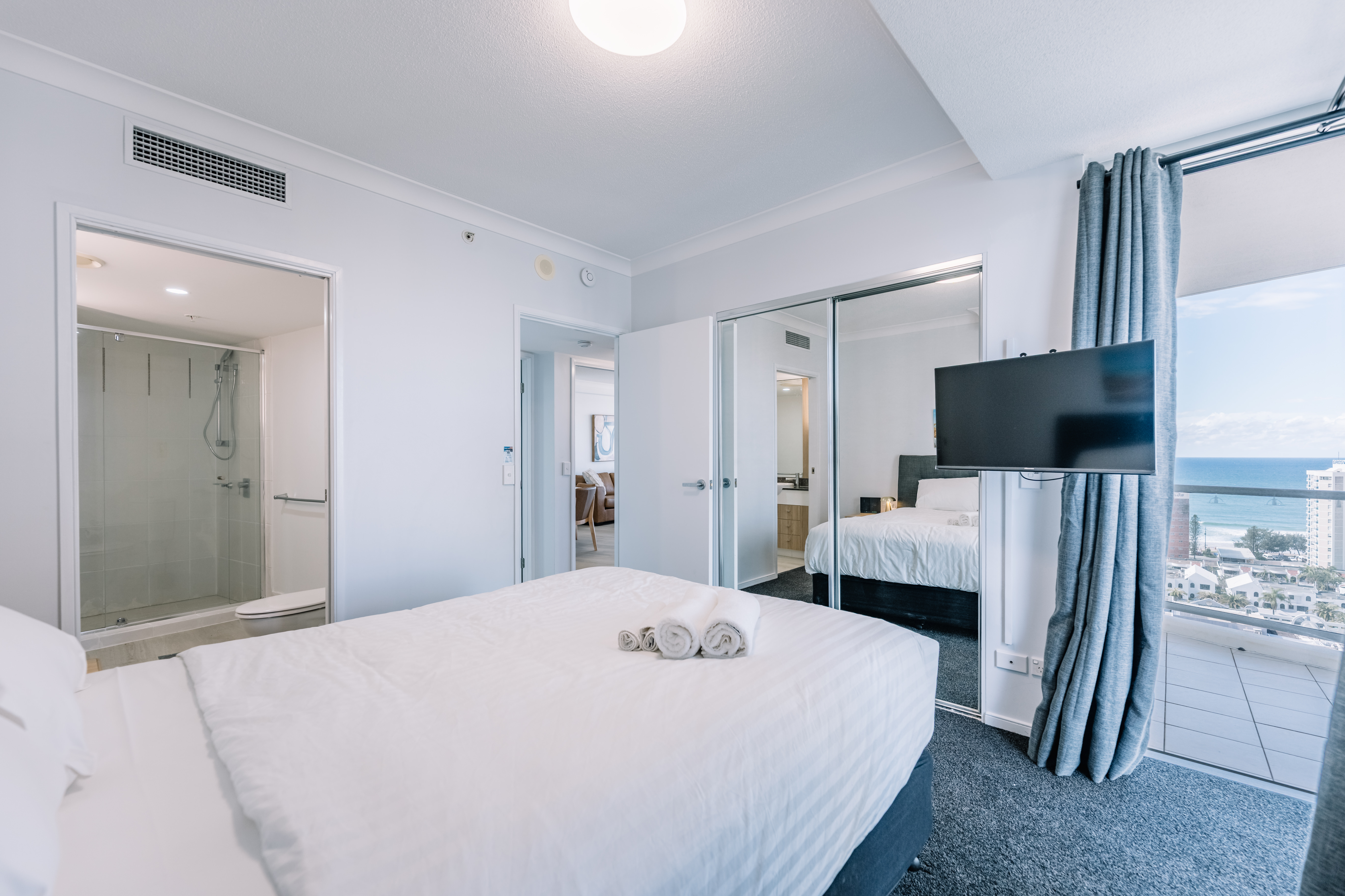 Chevron Tower Ocean View Deluxe 2BR 2B 1C