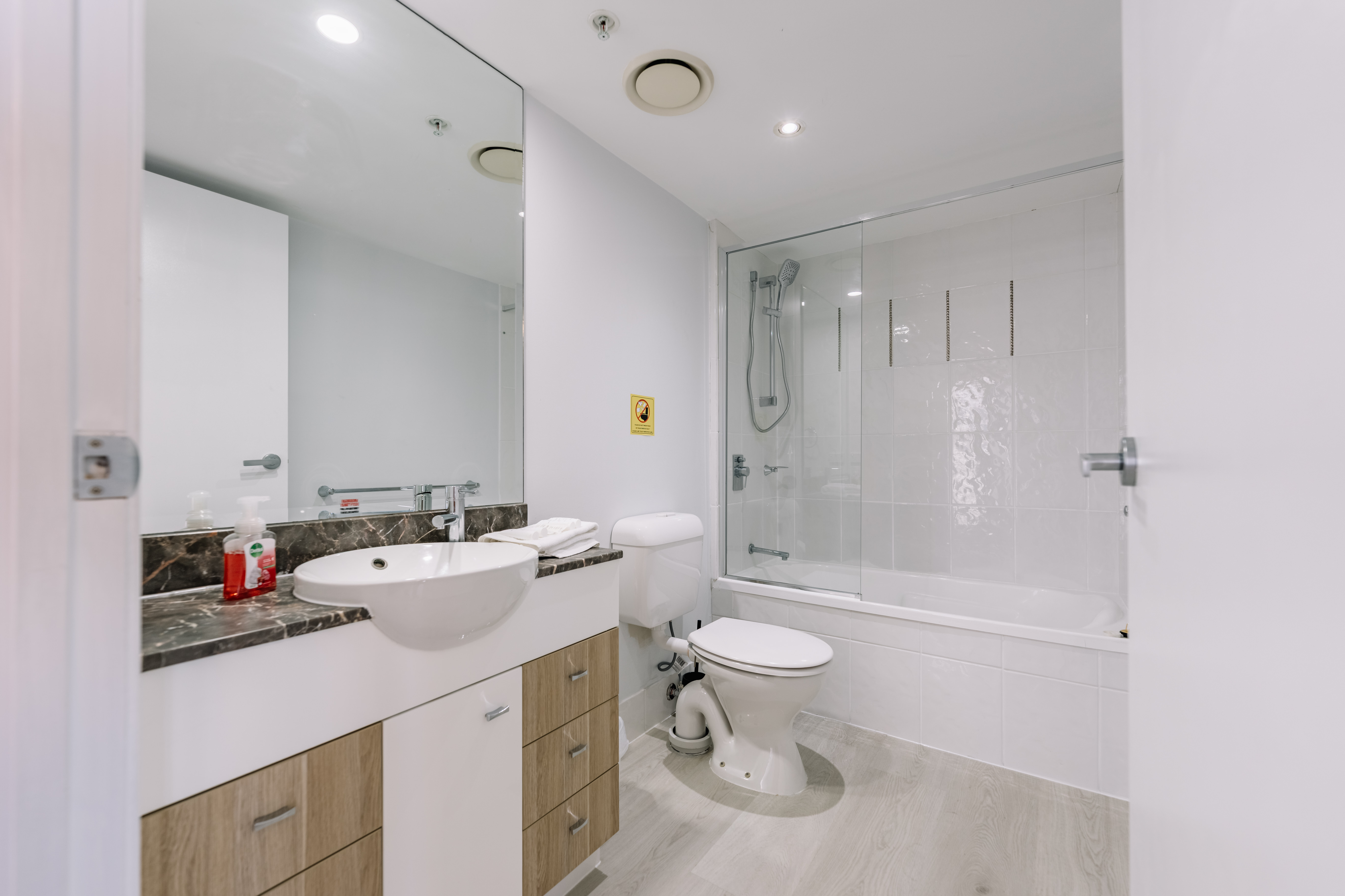 Chevron Tower Ocean View Deluxe 2BR 2B 1C