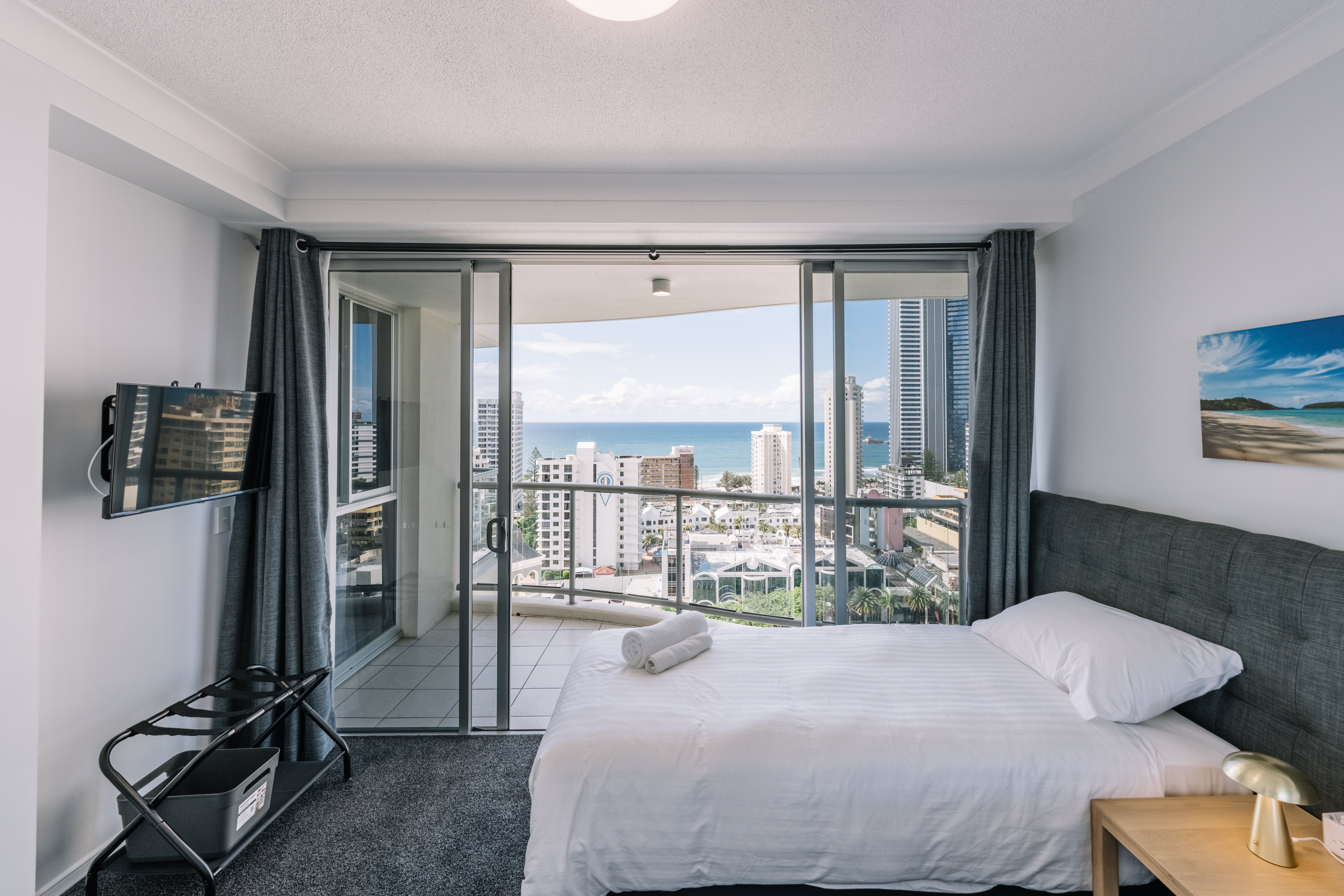Chevron Tower Ocean View Deluxe 2BR 2B 1C