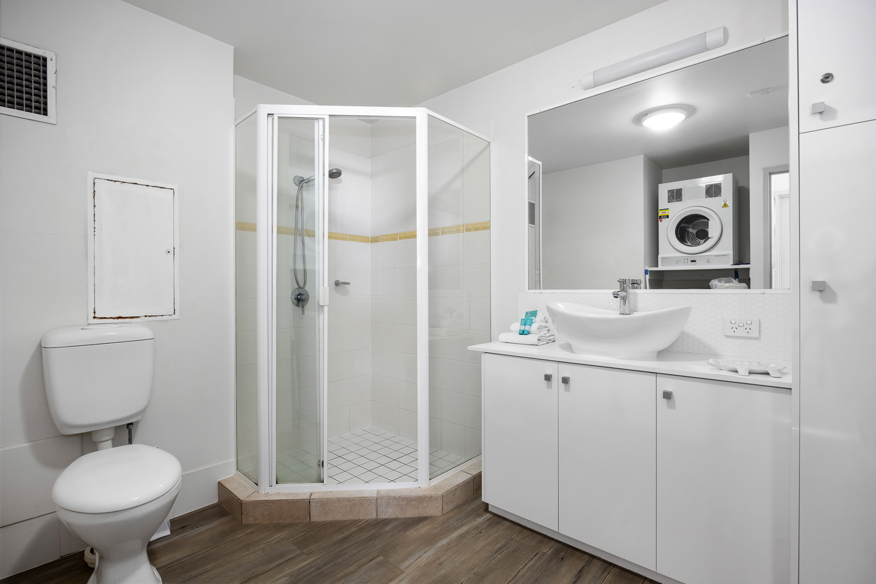 1 Bedroom Apartment with Ocean View