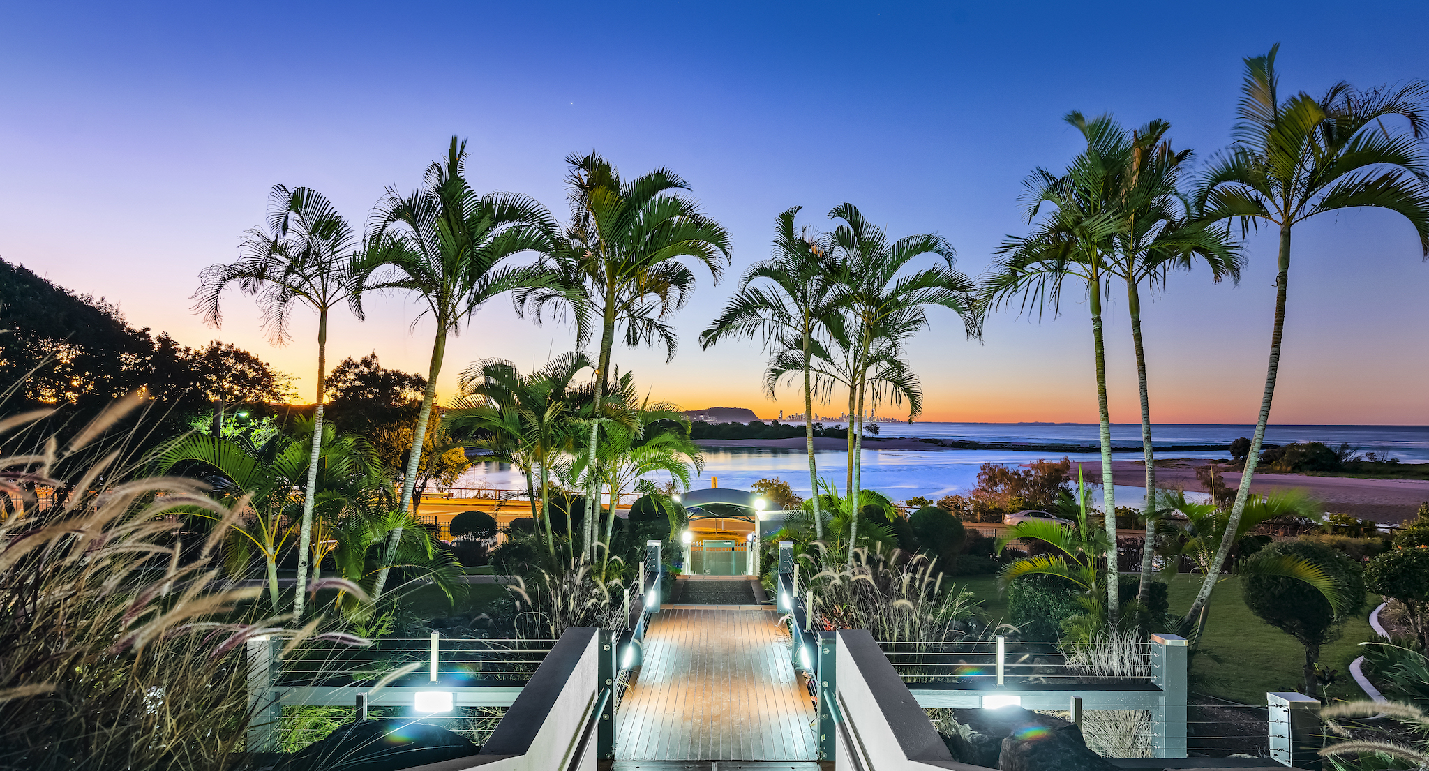 Luxury Gold Coast Apartment with Rootop Terrace