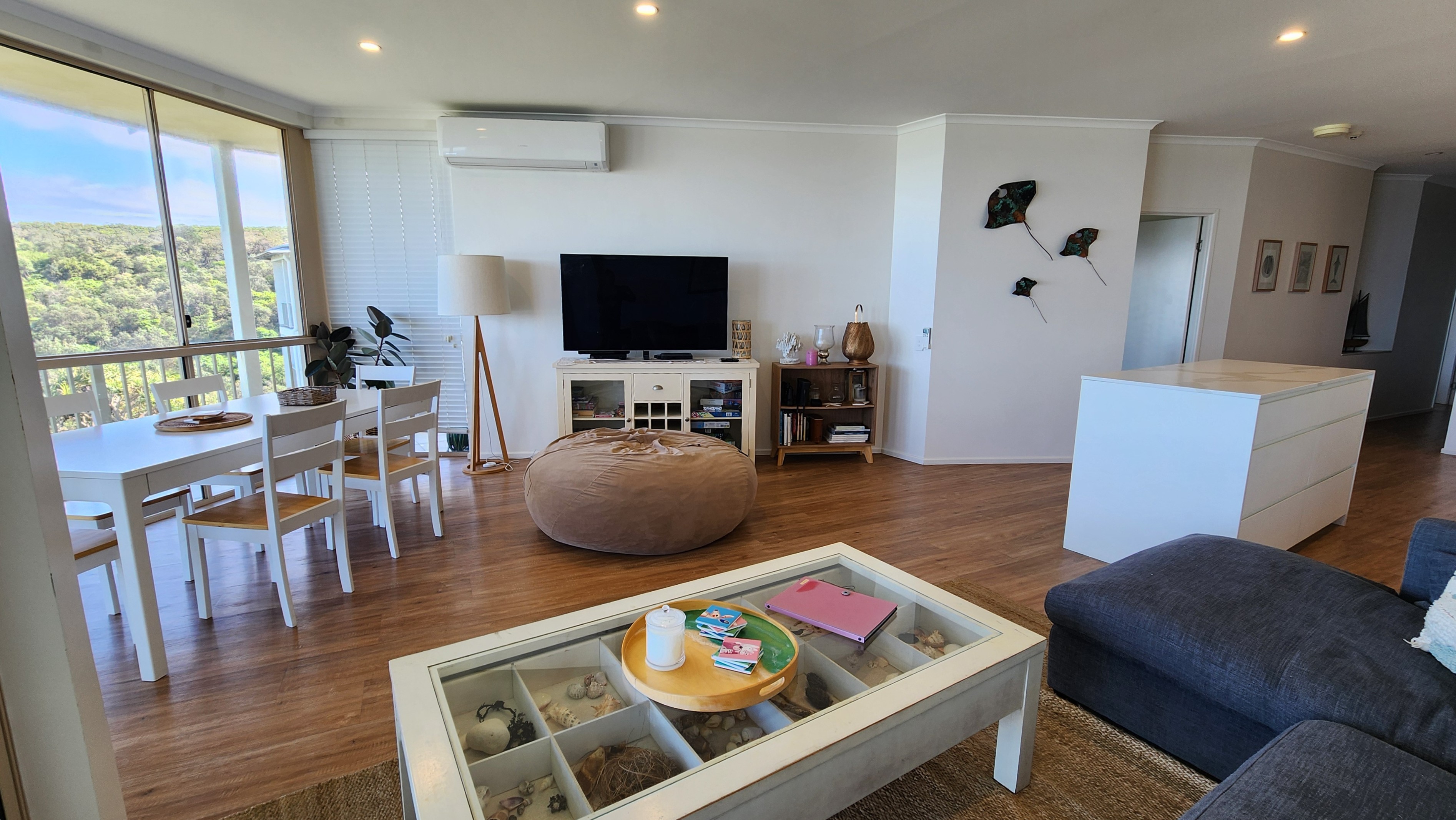 Superior Ocean Front Apartment