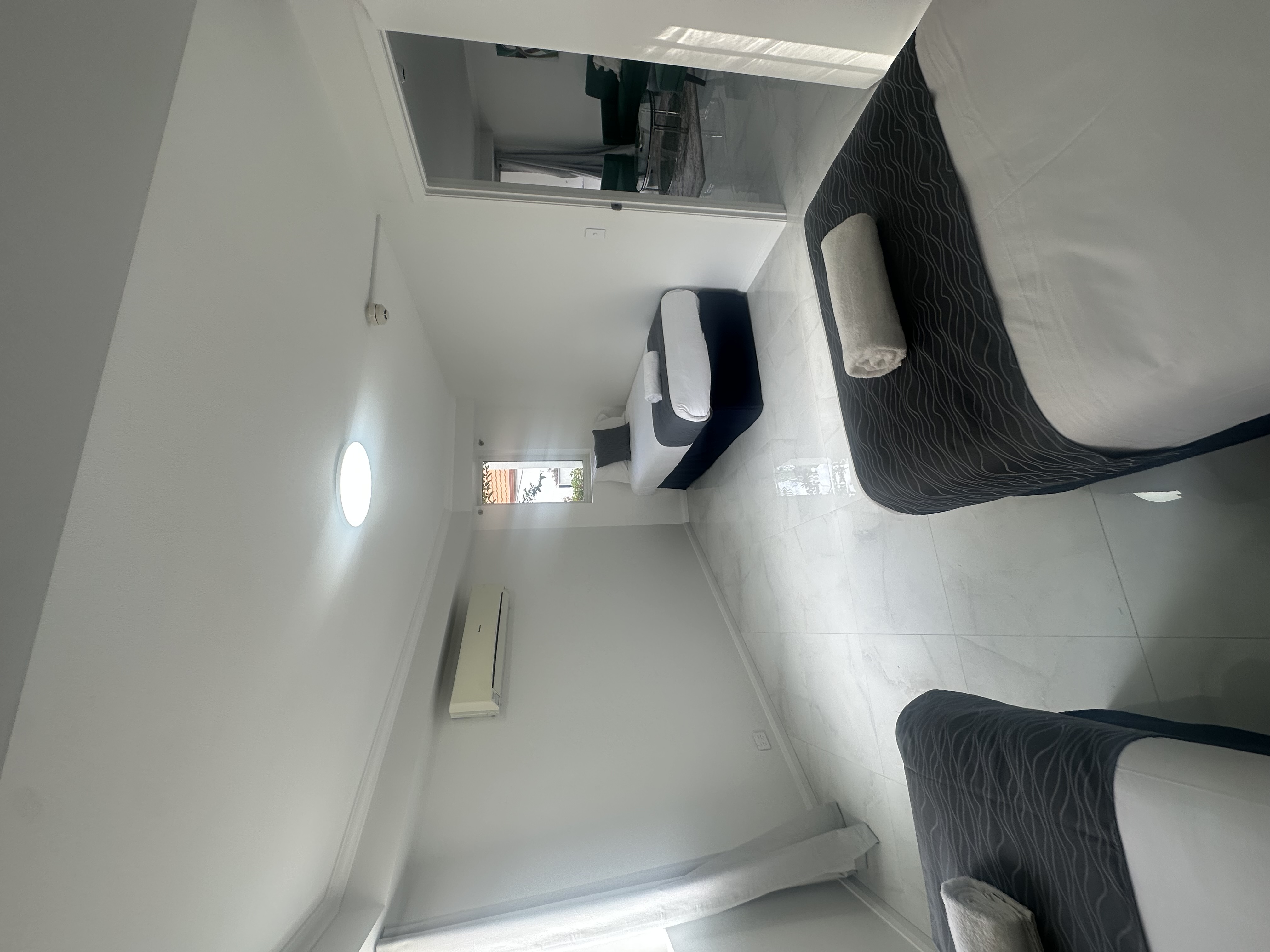 TWO BEDROOM SUITE - 1 QUEEN & 3 SINGLES