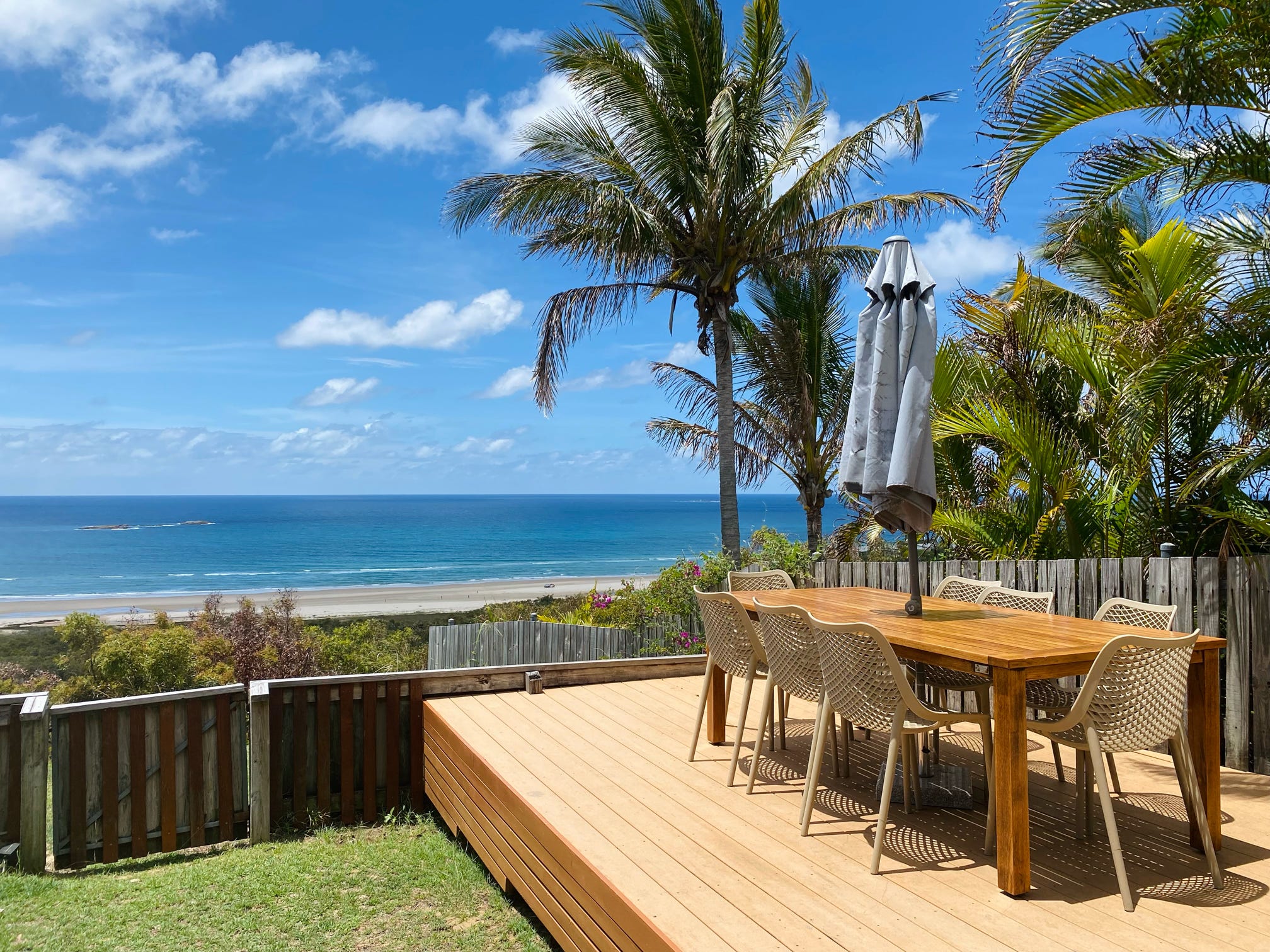 HOLIDAY ACCOMMODATION ON NORTH STRADBROKE ISLAND
