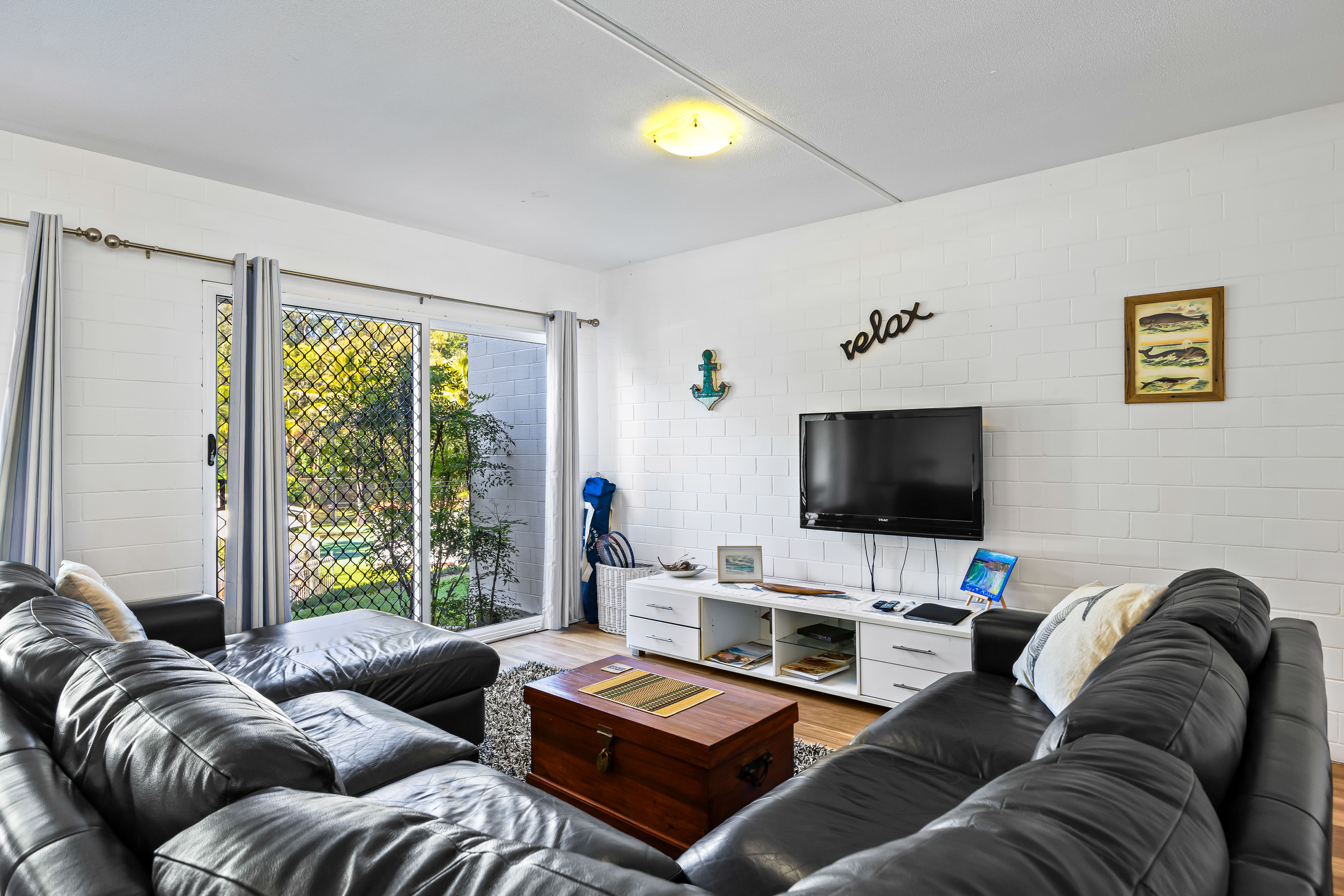 2 Bedroom Poolside