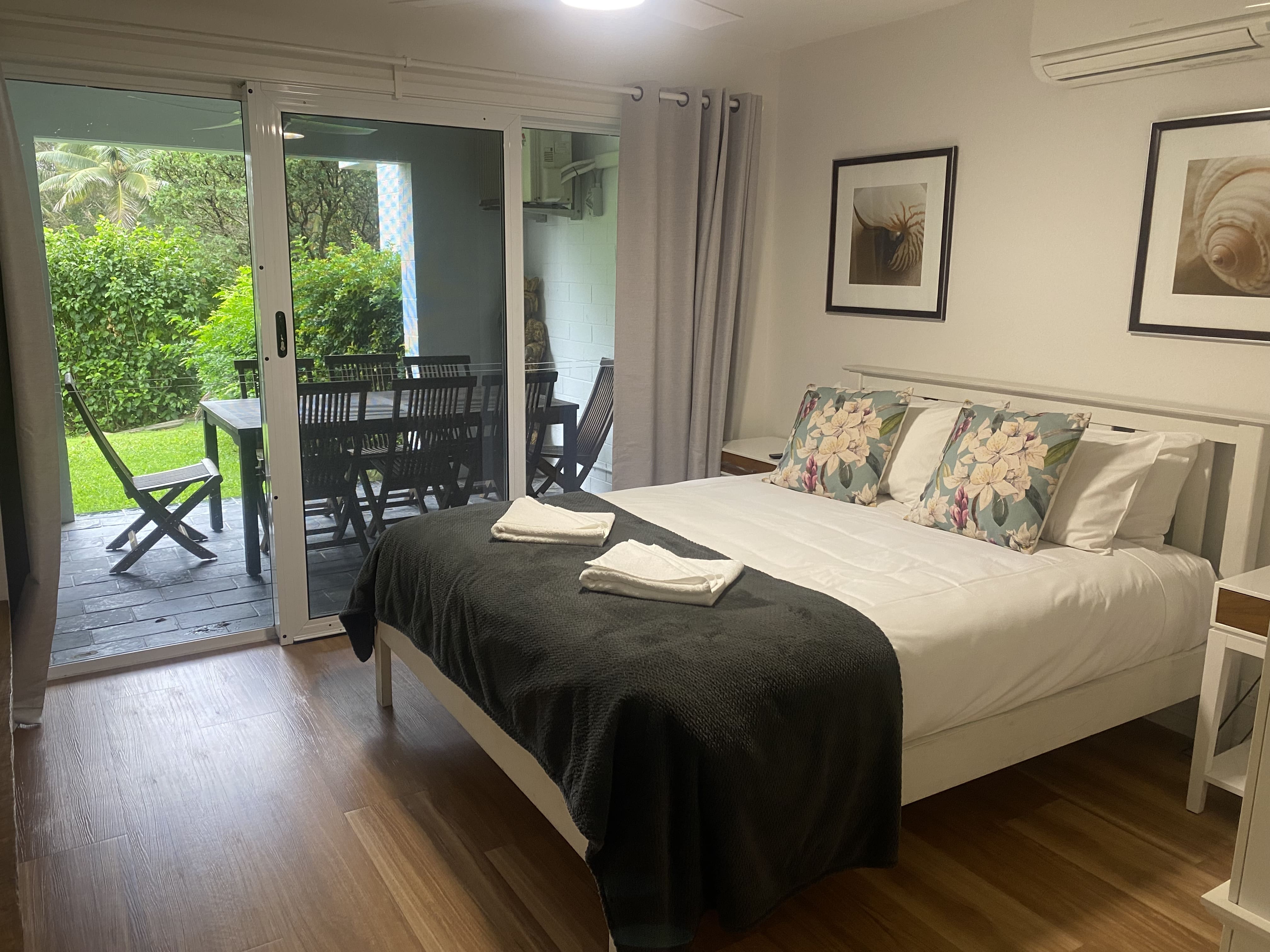 2 Bedroom Poolside