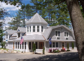 Exterior view of Sheepscot Harbour Village.