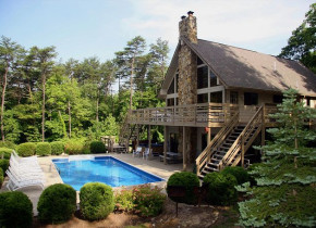 Chalet exterior at Old Man's Cave Chalets.