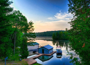 The lake at Fernleigh Lodge.