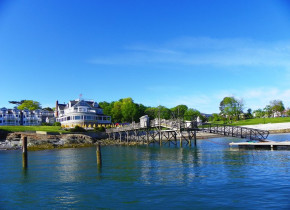 Exterior view of Bar Harbor Inn & Spa.