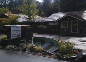 Exterior view of McKenzie River Mountain Resort.
