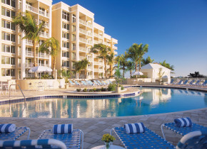 Outdoor pool at Hoteltron.