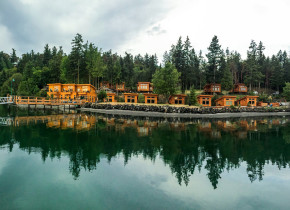 Exterior view of Snug Harbor Marina Resort.