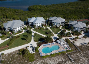 Aerial view of Palm Island Resort.