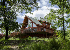 Rental exterior at Branson Vacation Houses.