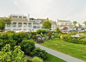 Exterior view of Water's Edge Resort.