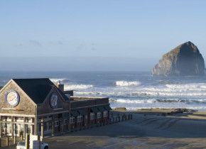 Pacific ocean view at Inn at Cape Kiwanda.
