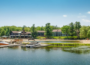 Exterior view of Split Rock Resort & Golf Club.