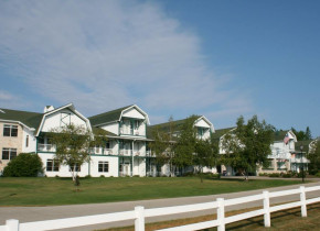 Exterior view of Birchwood Lodge.