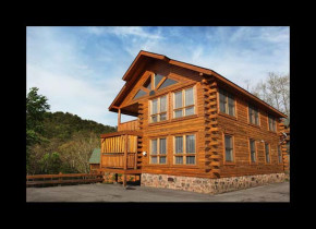Cabin exterior at Eden Crest Vacation Rentals, Inc. - Da' Crawfish Hole.