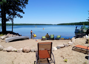 Beach view at Anderson's Starlight Bay Resort.