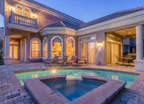 Rental pool at Luxury Reunion Rentals.