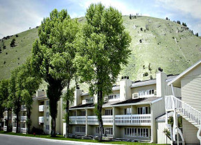 Exterior view of Jackson Hole Lodge.