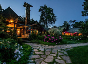 Exterior view of Stout's Island Lodge.