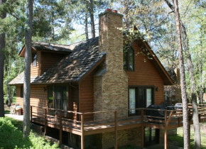 Cabin exterior at Boyd Lodge.