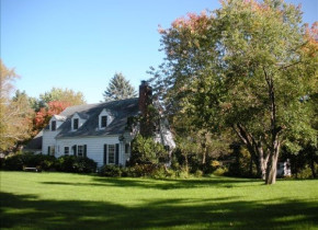Exterior view of Minnetonka Cape Cod Charmer.