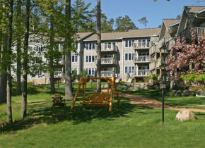 Condos exterior at The Beacons of Minocqua.