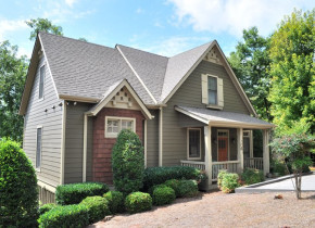 Rental exterior at Mountain Vista Rentals.