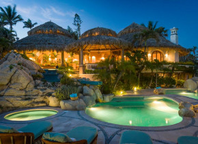Rental pool at Sun Cabo Vacations.