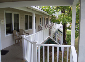 Exterior view of Highland Lake Resort.