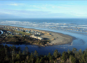 Aerial view of Hi-Tide Ocean Beach Resort.