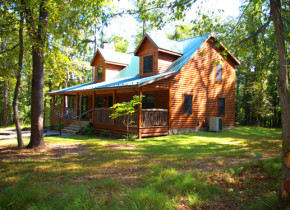 Cottage exterior at Berkeley Springs Cottage Rentals.