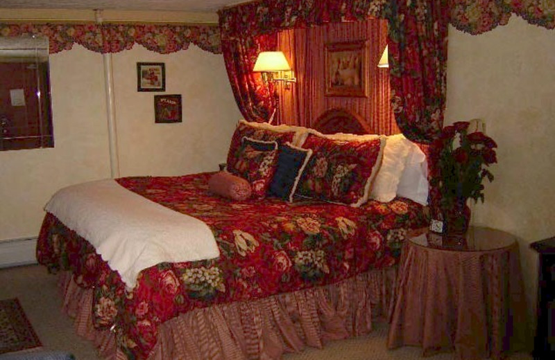 Guest room at Nutmeg Country Inn.