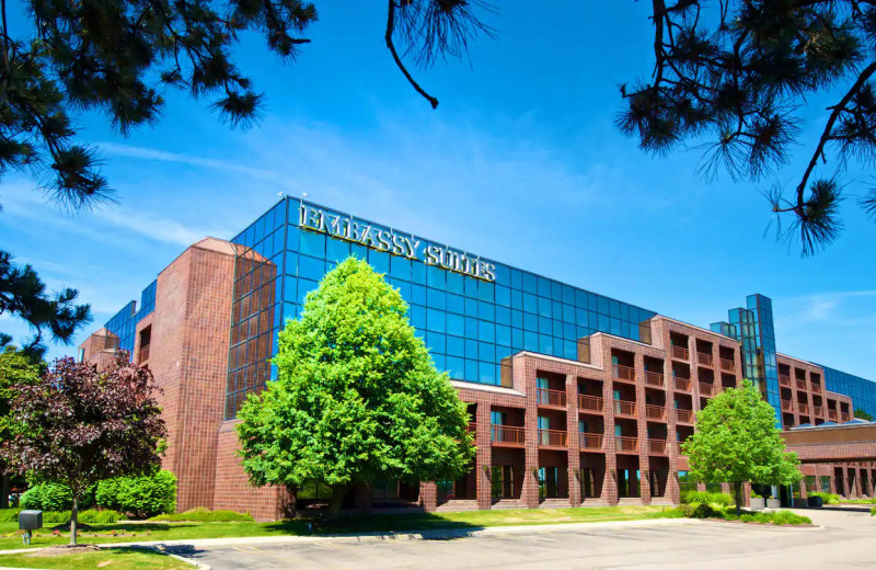 Exterior view of Embassy Suites Detroit - Livonia/Novi.