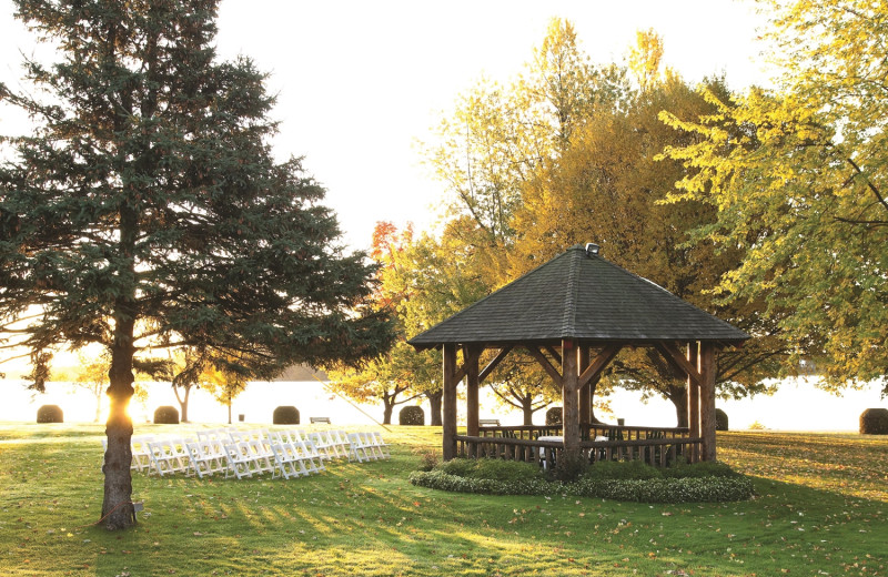 Weddings at Fairmont Le Chateau Montebello.