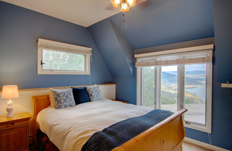 Cottage bedroom at Bella Vista Estate.